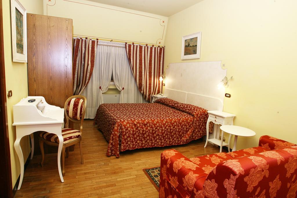 Ai Ronchi Motor Hotel Бреша Стая снимка