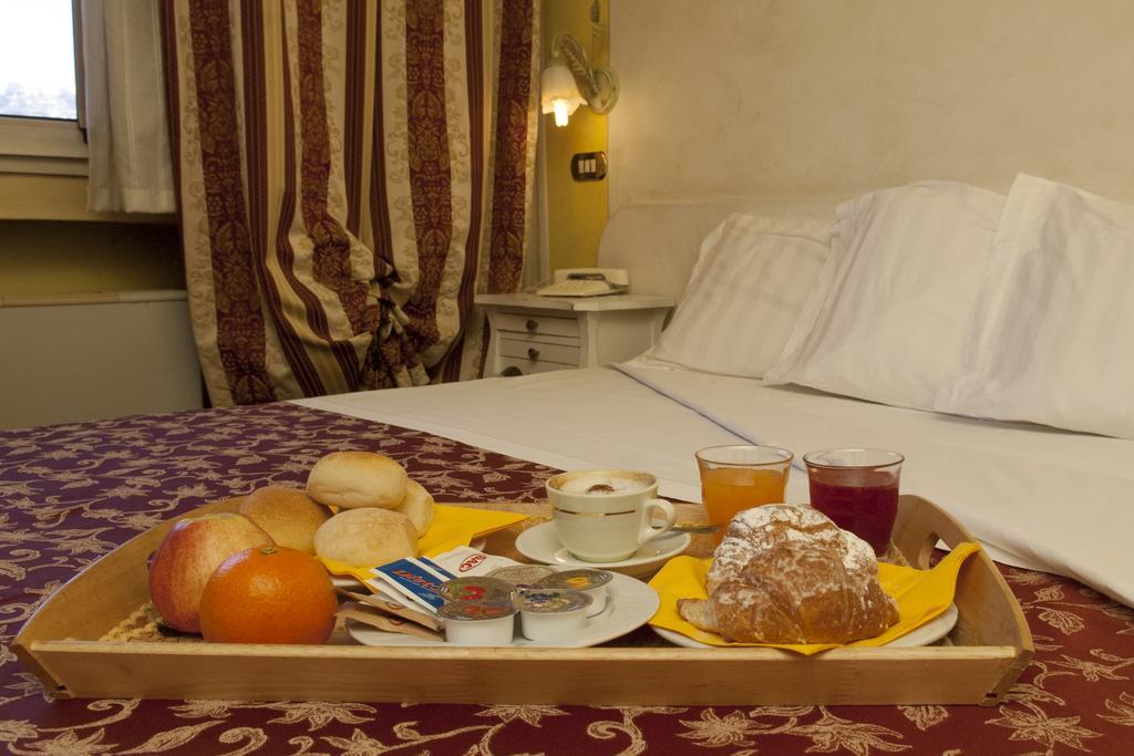 Ai Ronchi Motor Hotel Бреша Екстериор снимка