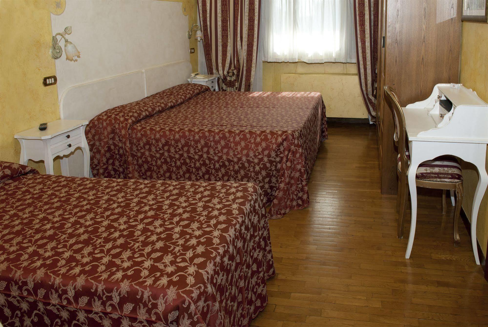 Ai Ronchi Motor Hotel Бреша Екстериор снимка